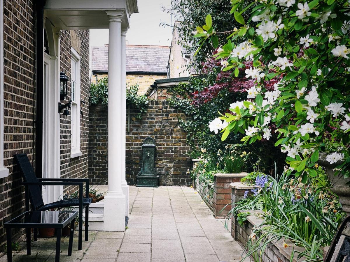 Manor House Of Cheshunt- Historic Villa 외부 사진
